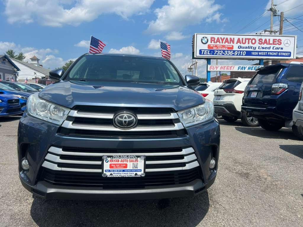 Toyota Highlander LE Plus AWD V6 2017
