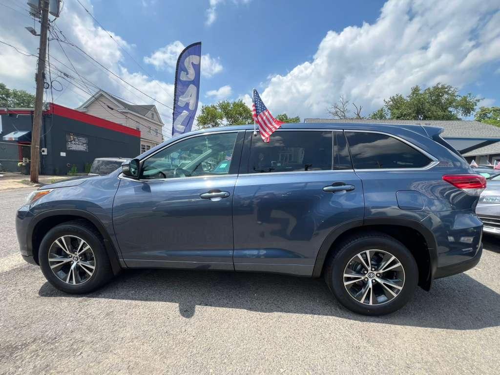 Toyota Highlander LE Plus AWD V6 2017