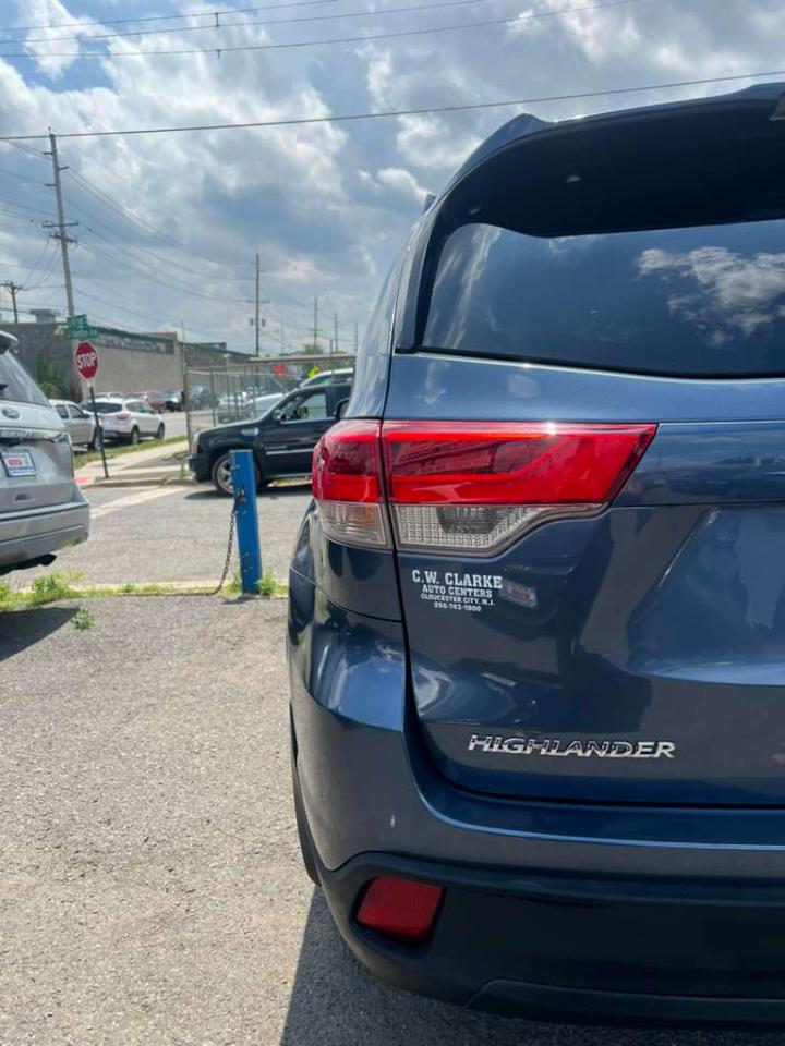 Toyota Highlander LE Plus AWD V6 2017