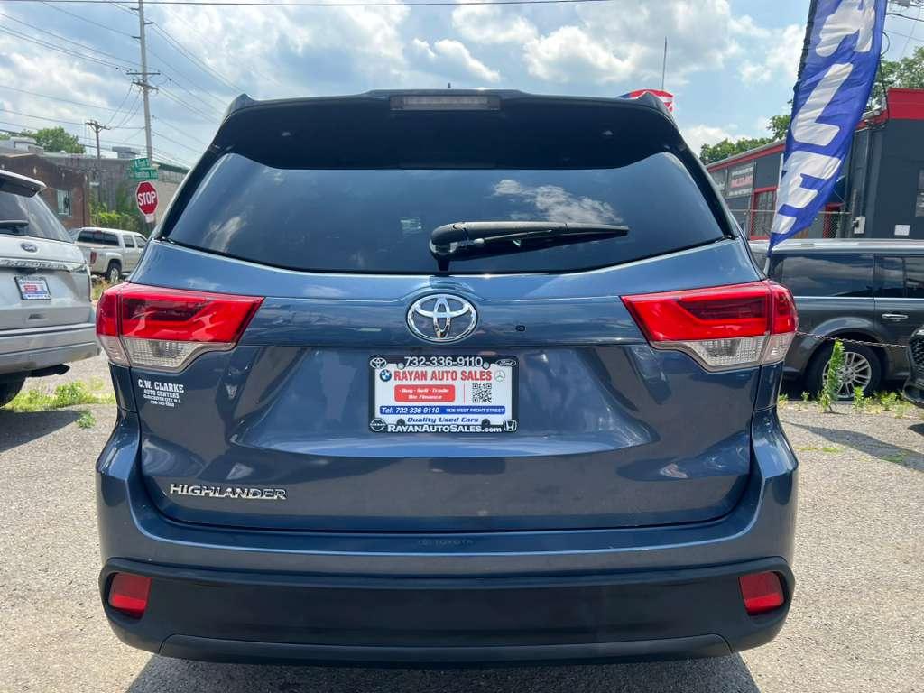 Toyota Highlander LE Plus AWD V6 2017