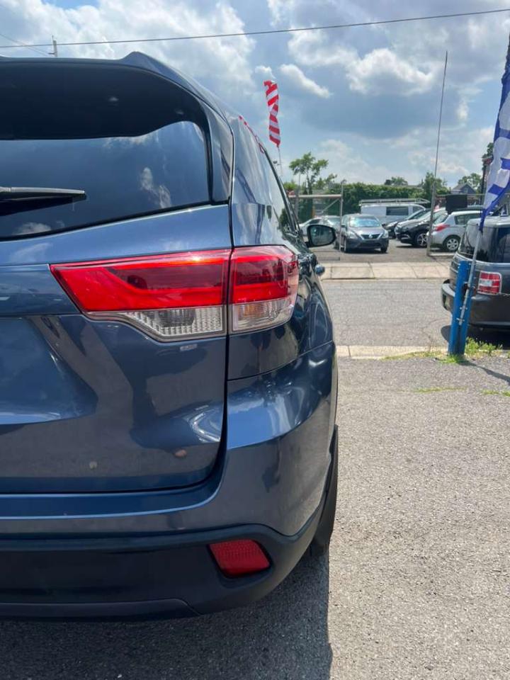 Toyota Highlander LE Plus AWD V6 2017