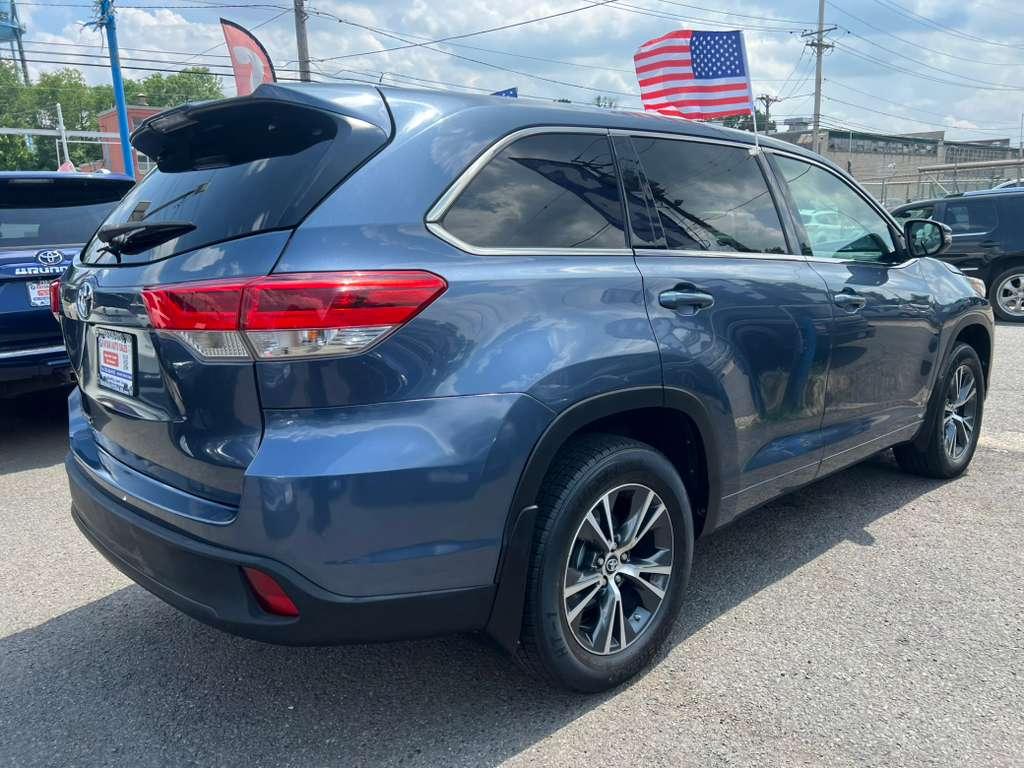 Toyota Highlander LE Plus AWD V6 2017