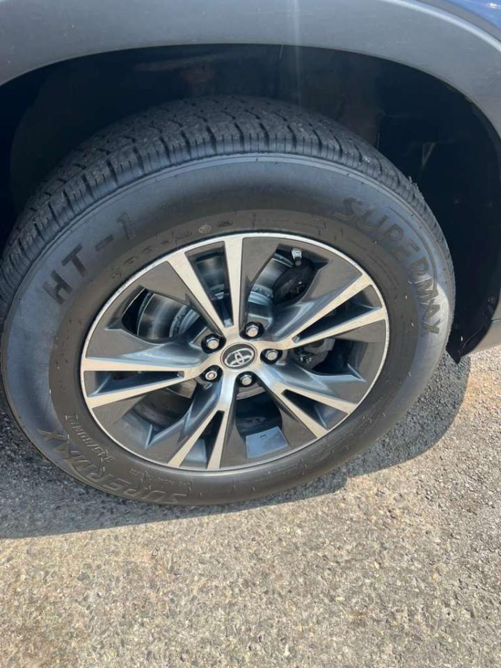 Toyota Highlander LE Plus AWD V6 2017