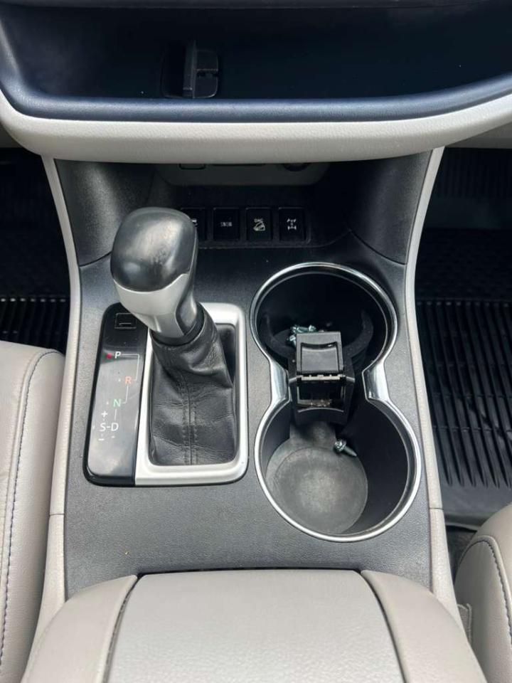 Toyota Highlander LE Plus AWD V6 2017