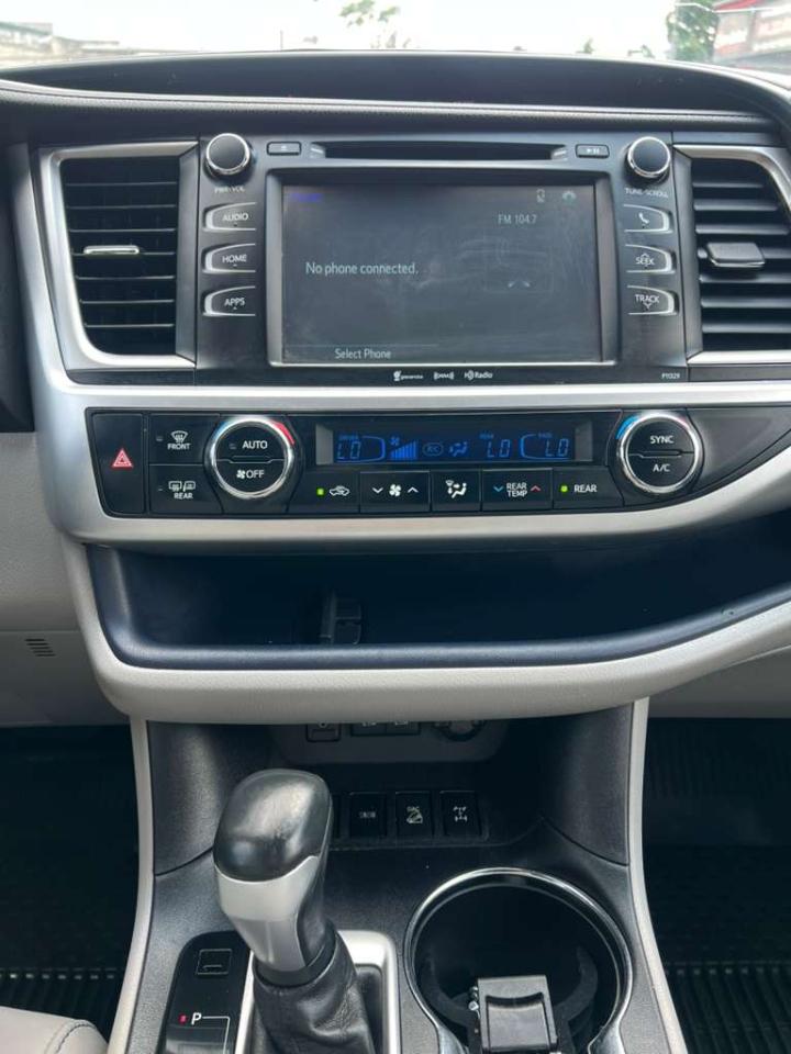 Toyota Highlander LE Plus AWD V6 2017