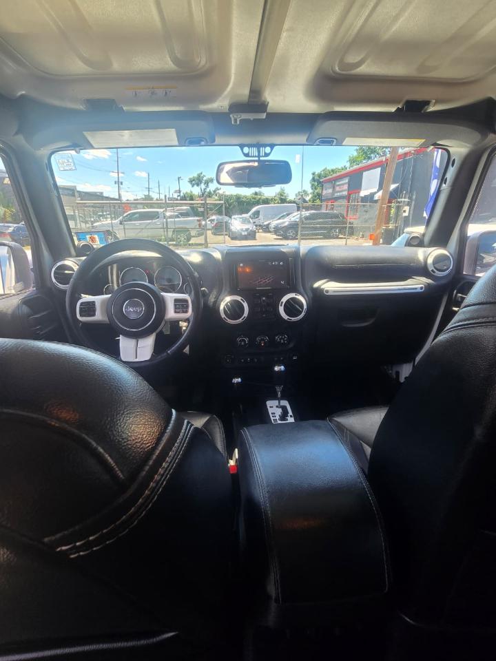 Jeep Wrangler Unlimited Sahara 4WD 2014