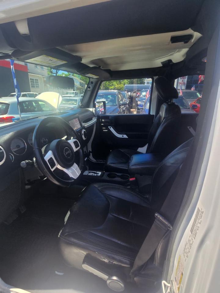 Jeep Wrangler Unlimited Sahara 4WD 2014