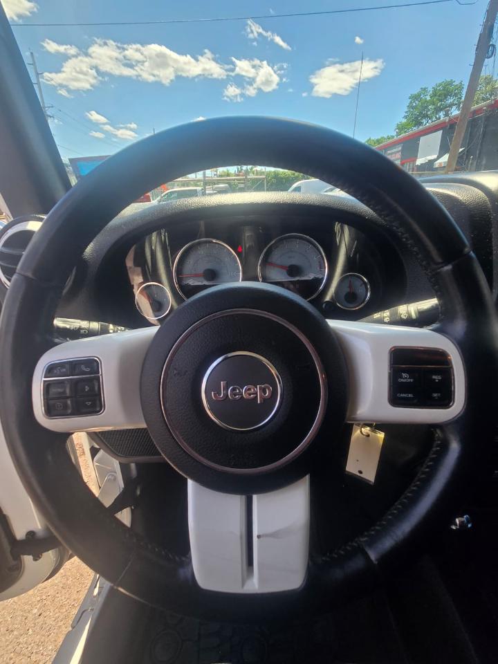 Jeep Wrangler Unlimited Sahara 4WD 2014