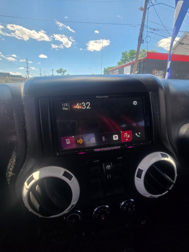 Jeep Wrangler Unlimited Sahara 4WD 2014