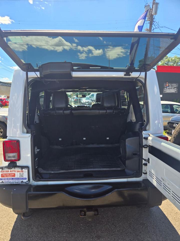 Jeep Wrangler Unlimited Sahara 4WD 2014