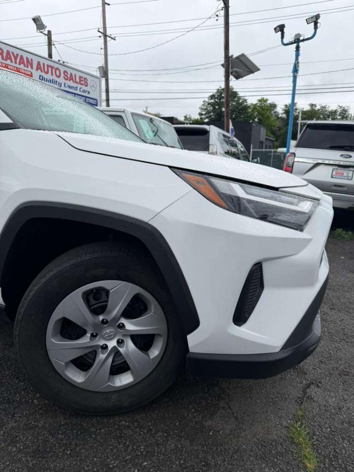Toyota RAV4 LE AWD 2024