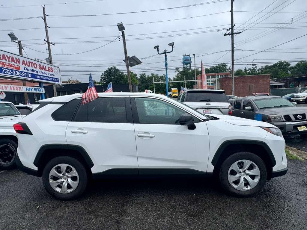 Toyota RAV4 LE AWD 2024