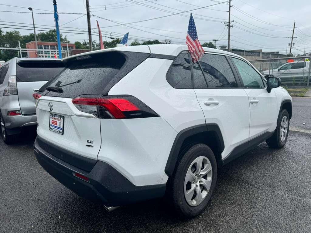Toyota RAV4 LE AWD 2024
