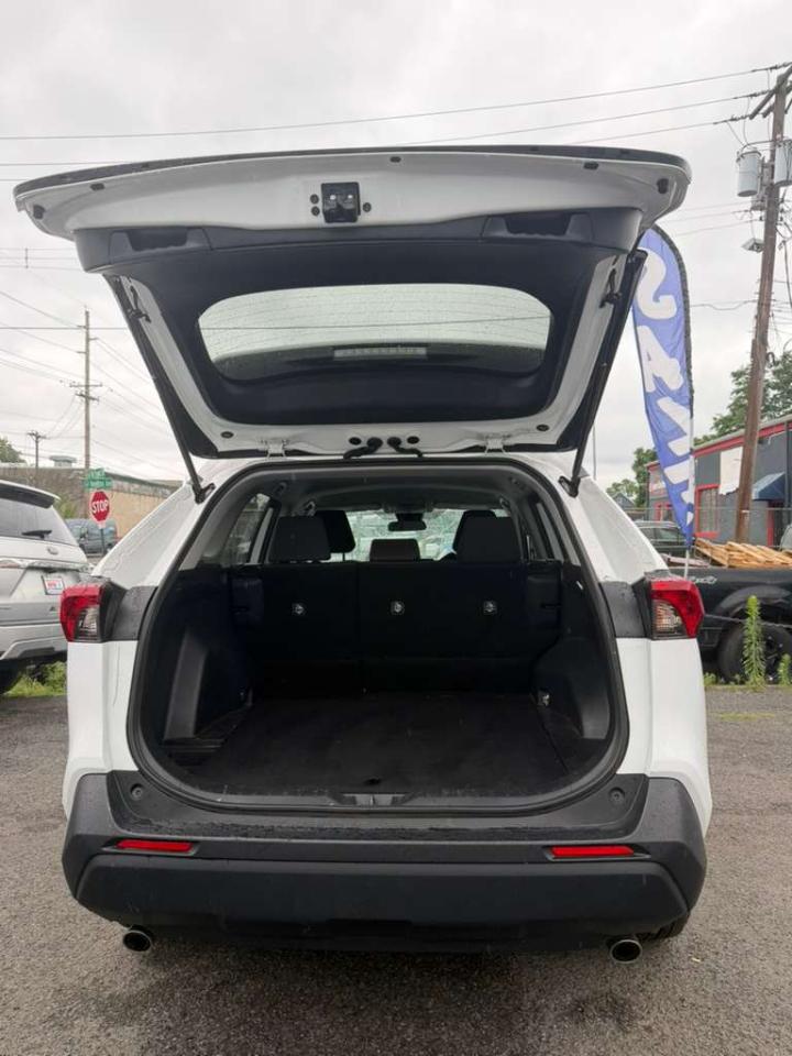 Toyota RAV4 LE AWD 2024