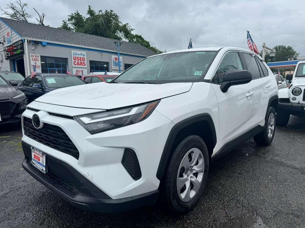 Toyota RAV4 LE AWD 2024