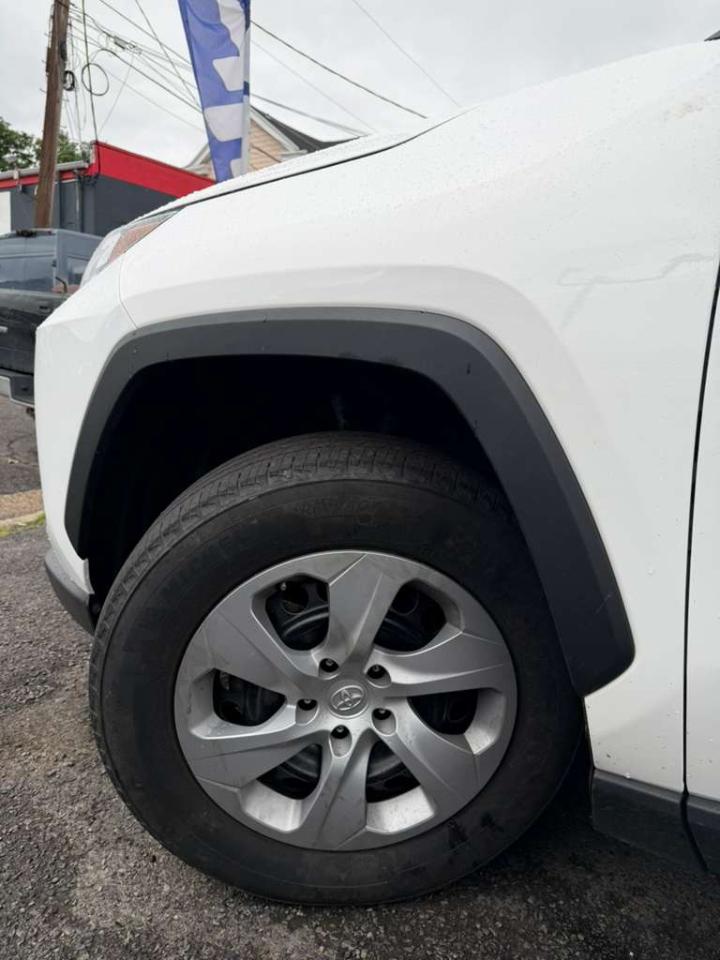 Toyota RAV4 LE AWD 2024
