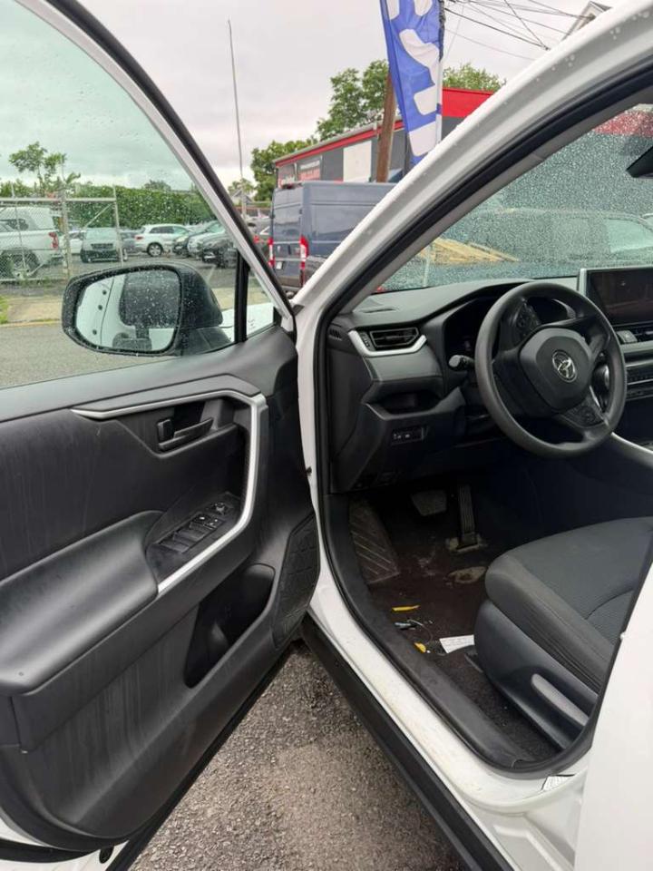 Toyota RAV4 LE AWD 2024