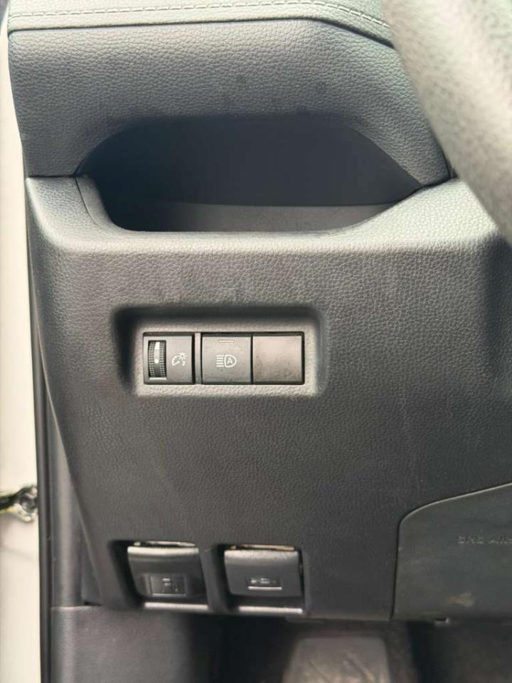 Toyota RAV4 LE AWD 2024