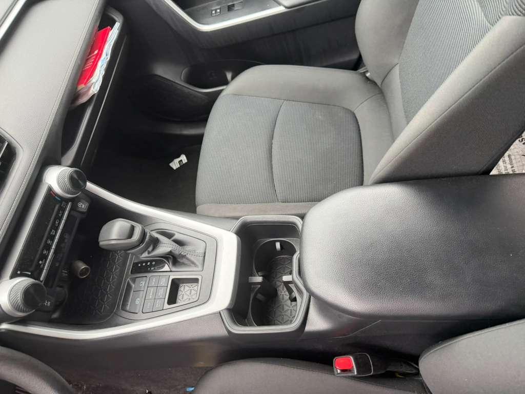Toyota RAV4 LE AWD 2024
