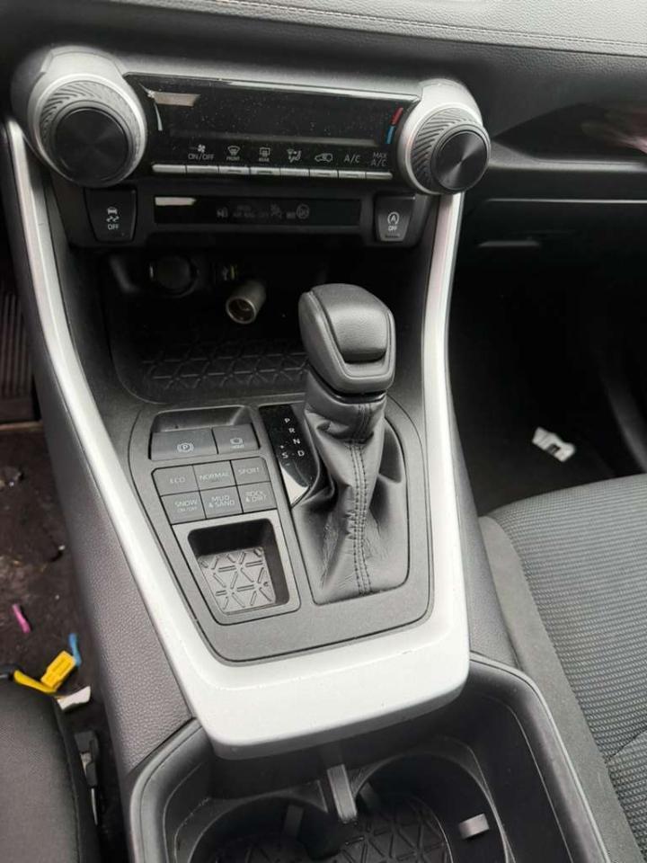 Toyota RAV4 LE AWD 2024
