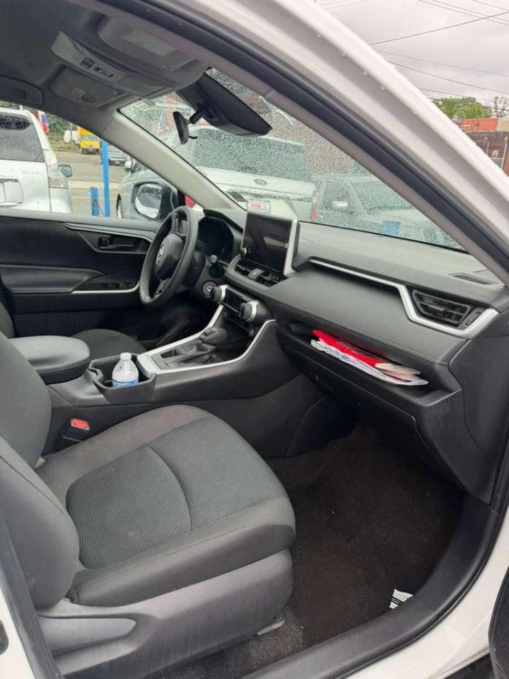Toyota RAV4 LE AWD 2024
