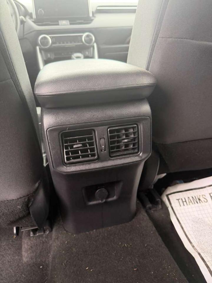 Toyota RAV4 LE AWD 2024