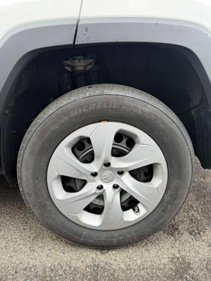 Toyota RAV4 LE AWD 2024