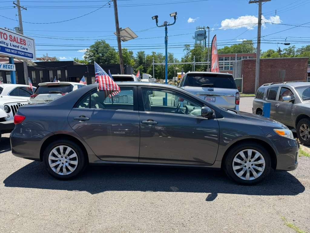 Toyota Corolla LE 2013