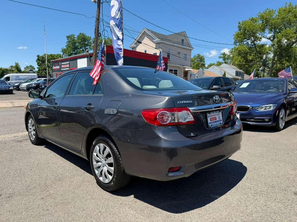 Toyota Corolla LE 2013