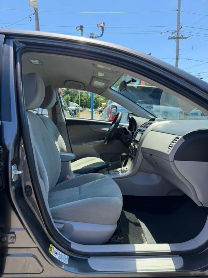 Toyota Corolla LE 2013