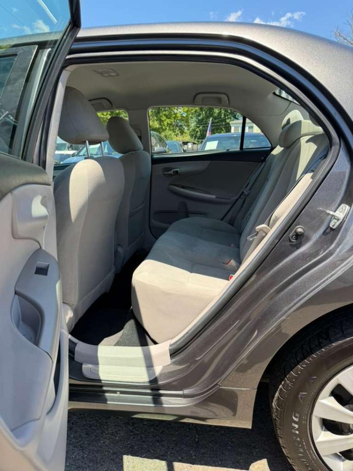 Toyota Corolla LE 2013