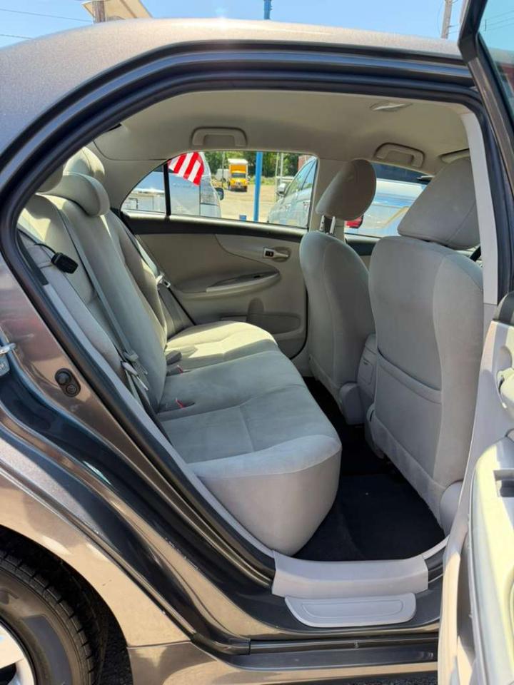 Toyota Corolla LE 2013