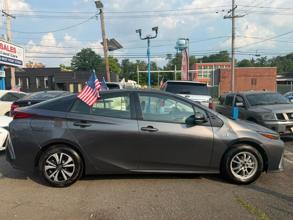 Toyota Prius Prime Plus 4D Hatchback 2017
