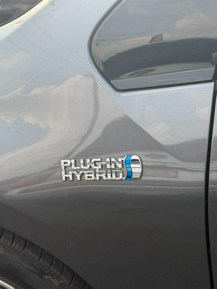 Toyota Prius Prime Plus 4D Hatchback 2017