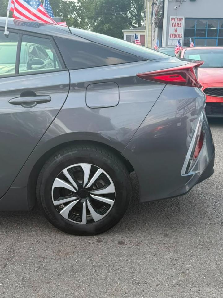 Toyota Prius Prime Plus 4D Hatchback 2017