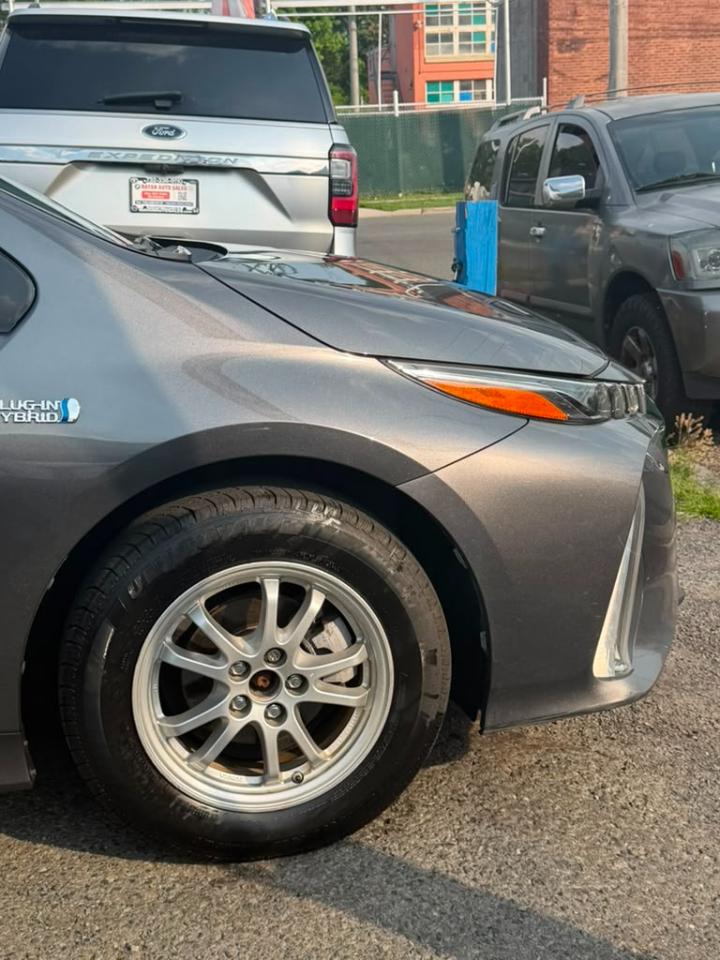 Toyota Prius Prime Plus 4D Hatchback 2017