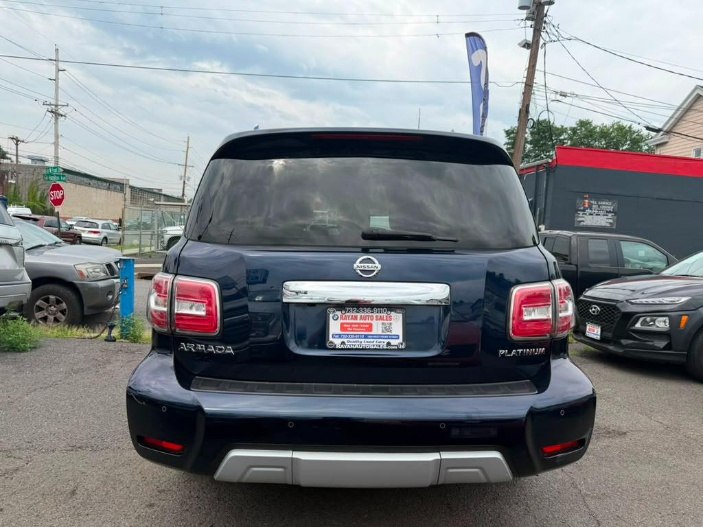 Nissan Armada Platinum AWD 2017
