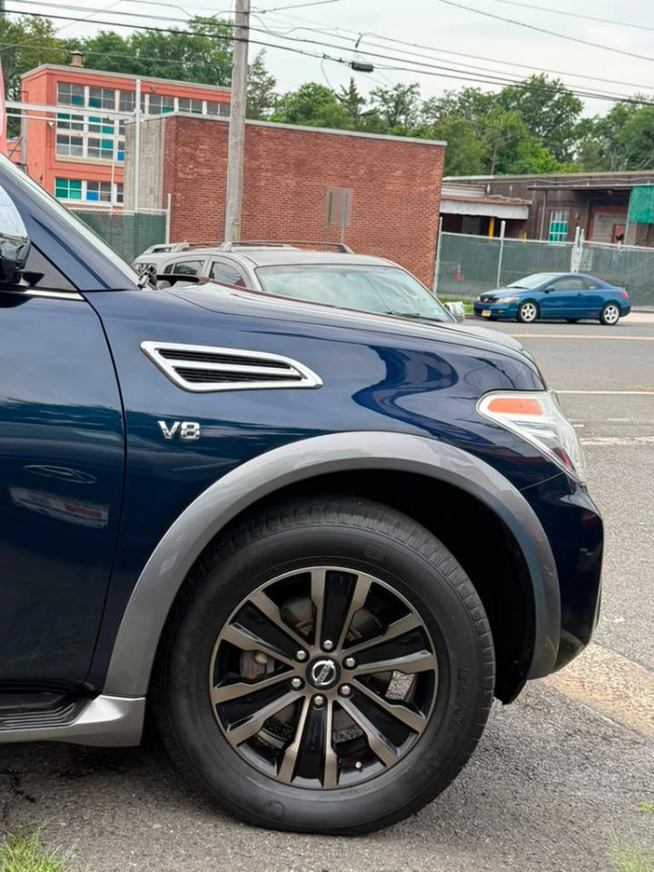 Nissan Armada Platinum AWD 2017