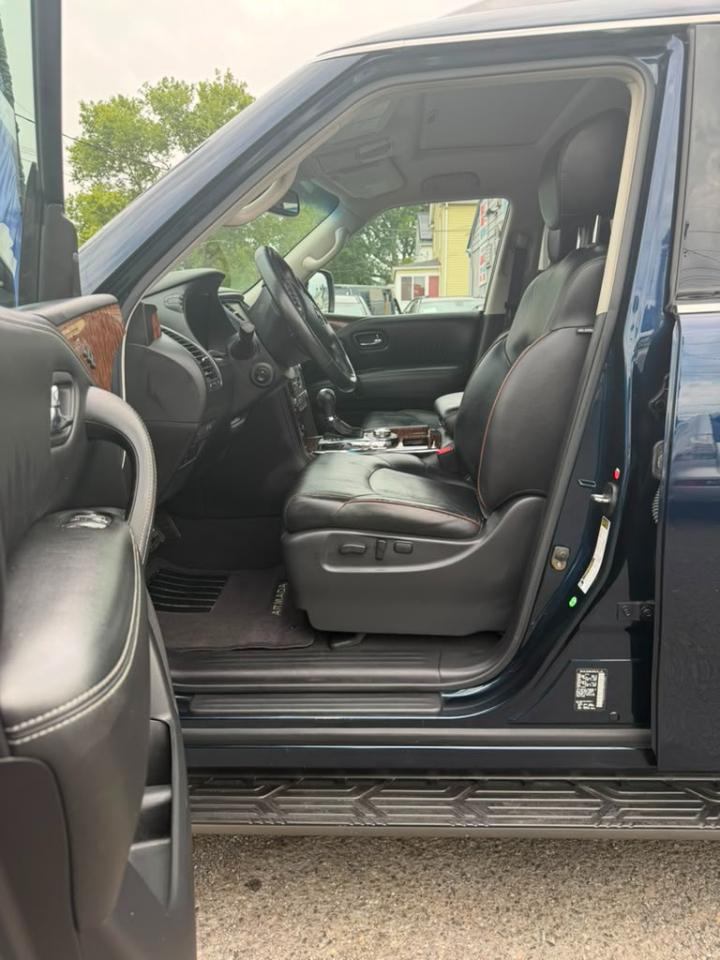 Nissan Armada Platinum AWD 2017