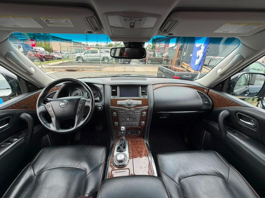 Nissan Armada Platinum AWD 2017