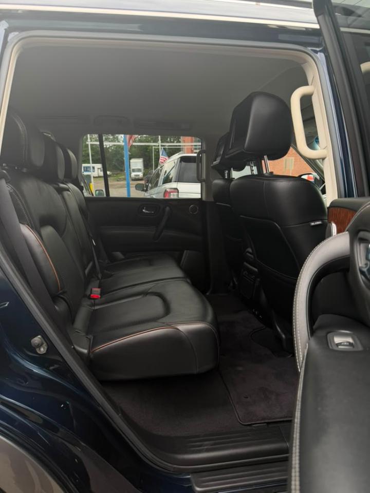 Nissan Armada Platinum AWD 2017