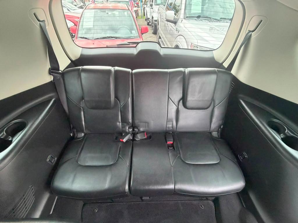 Nissan Armada Platinum AWD 2017