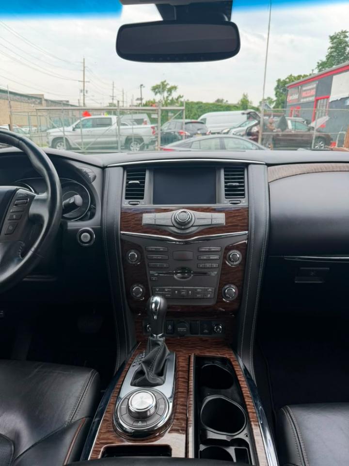 Nissan Armada Platinum AWD 2017