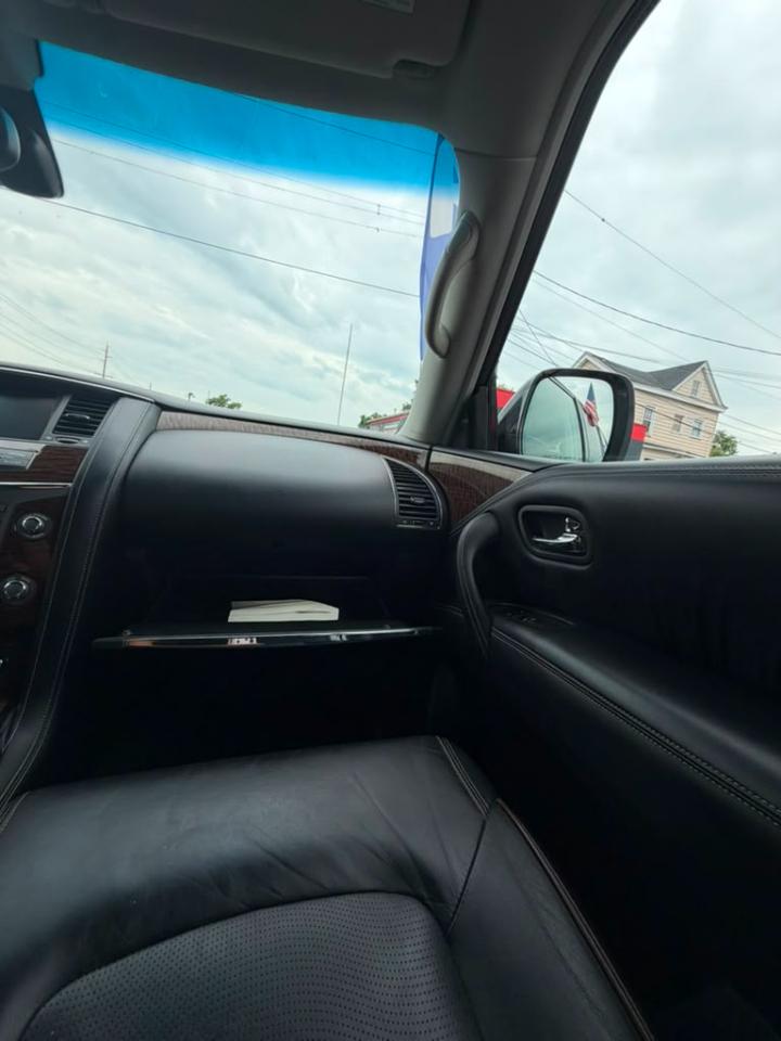 Nissan Armada Platinum AWD 2017