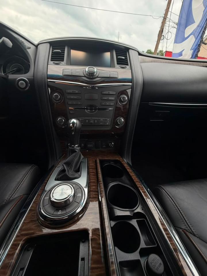Nissan Armada Platinum AWD 2017
