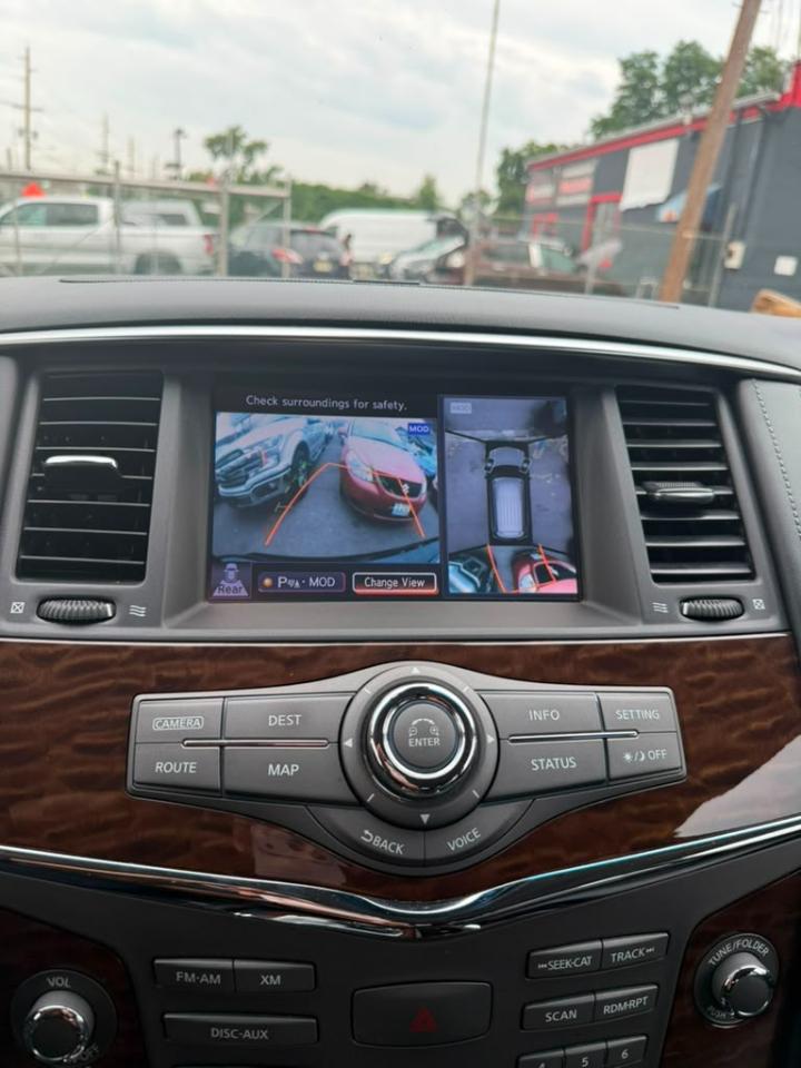 Nissan Armada Platinum AWD 2017