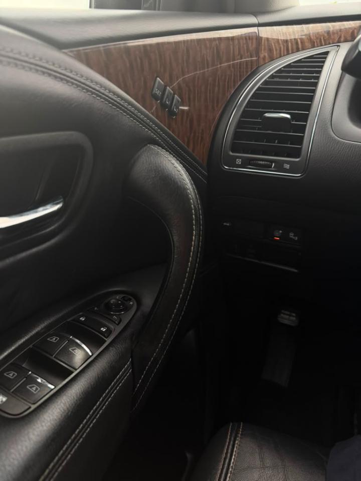 Nissan Armada Platinum AWD 2017