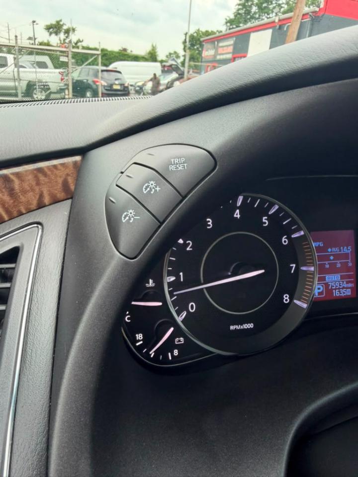 Nissan Armada Platinum AWD 2017