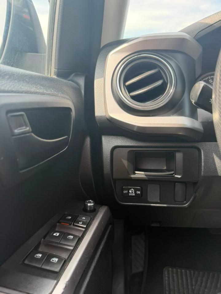 Toyota Tacoma SR5 Double Cab Super Long Bed V6 6AT 4WD 2017