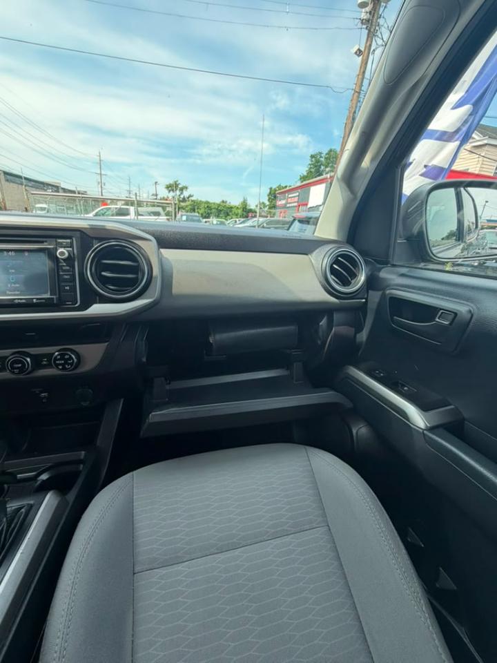Toyota Tacoma SR5 Double Cab Super Long Bed V6 6AT 4WD 2017